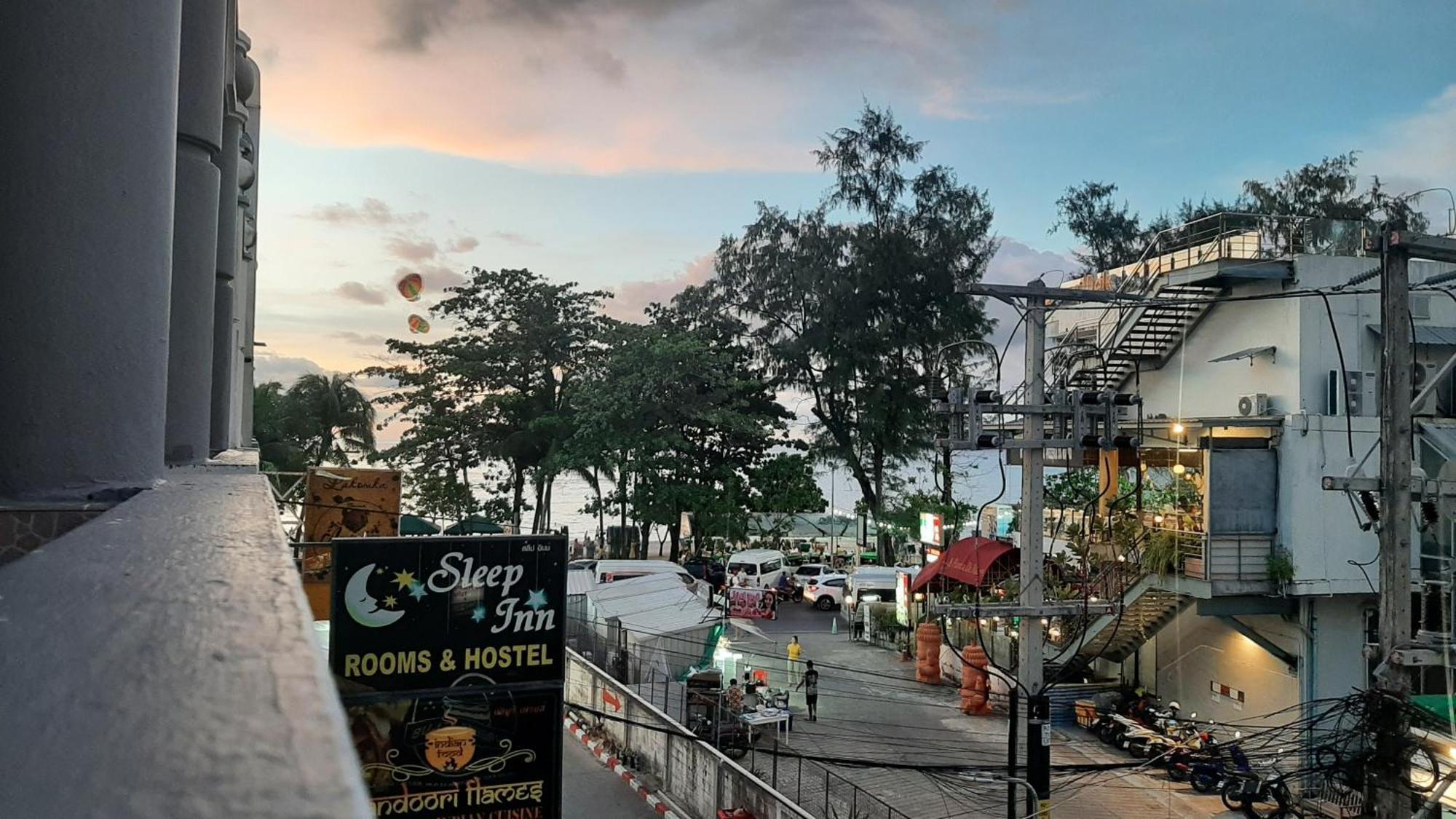 Big Boys' Bed & Burger - Patong Beach Экстерьер фото